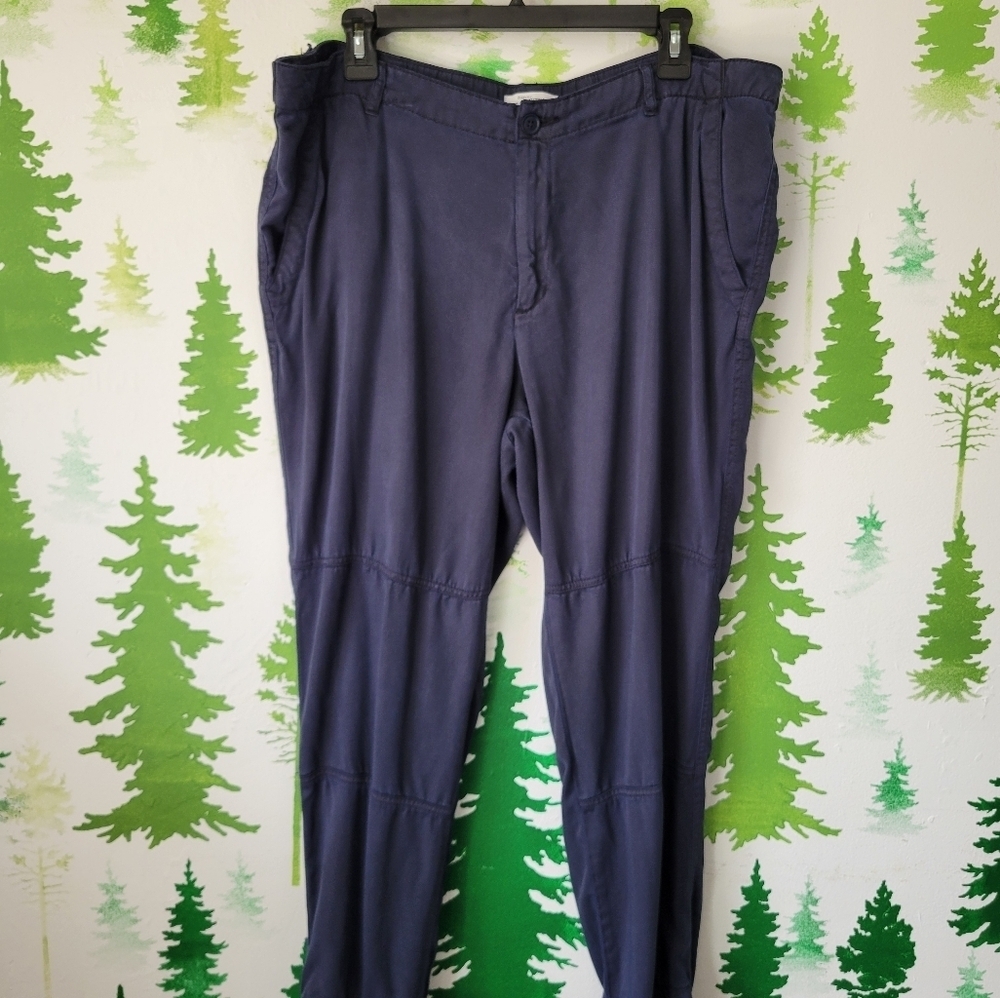 Daily Rutual Lightweight Pants.